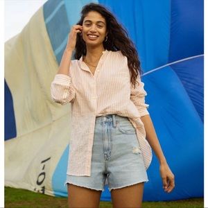 Madewell "The Momjean" denim Short size 33
